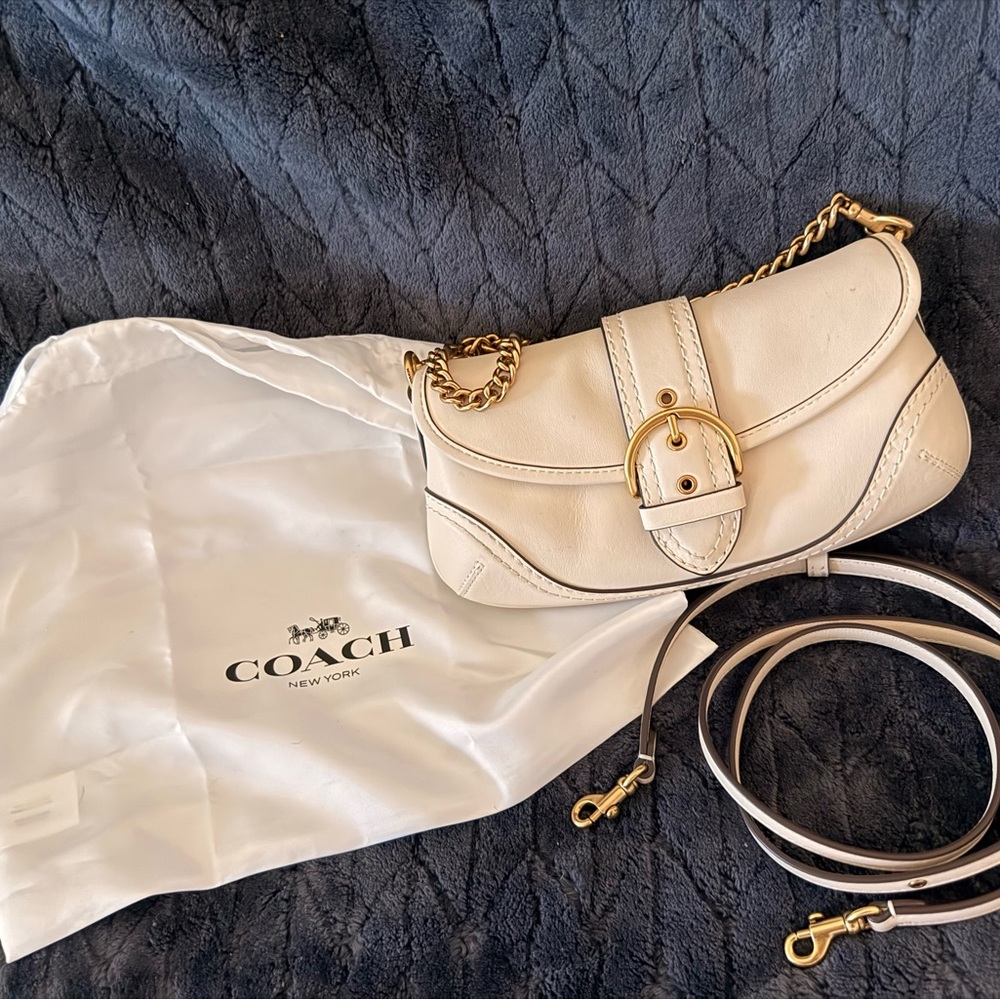 Coach Cream Leather Convertible Crossbody with Gold Chain Accent .NEVER USED